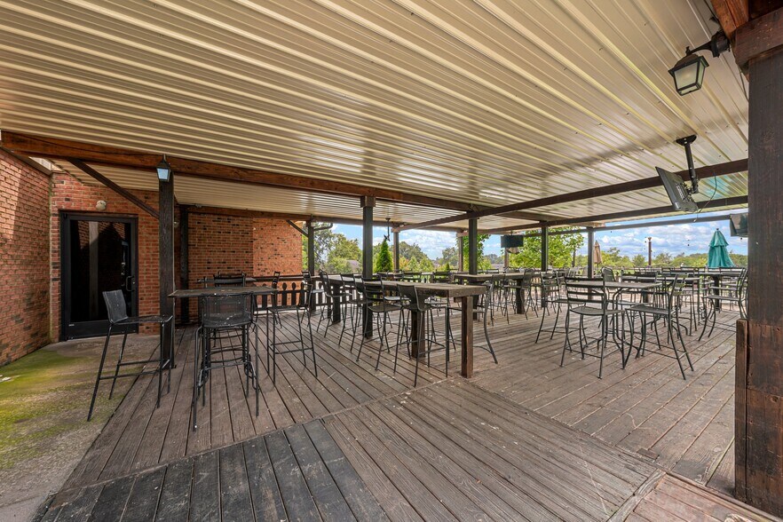 More Photos Of 754 W Cherry St, Glasgow Restaurant For Sale