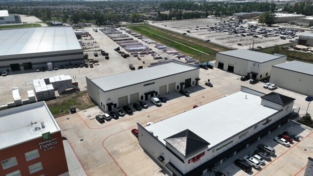 More Photos Of 950 FM 1960 Rd, Houston Warehouse For Lease