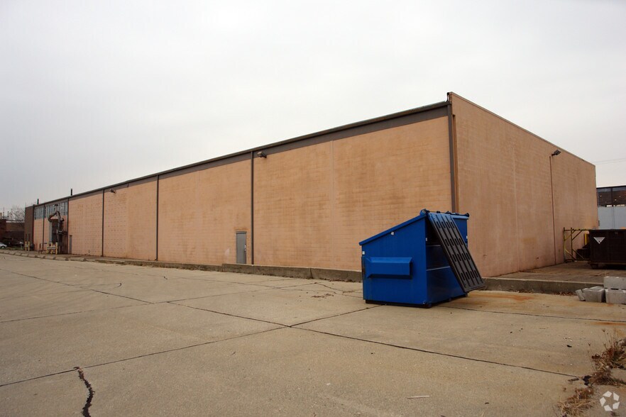 More Photos Of 34480 Commerce Rd, Fraser Warehouse For Lease