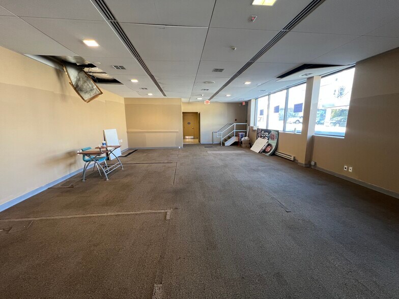 More Photos Of 435-437 Broadway, Bayonne Bank For Lease
