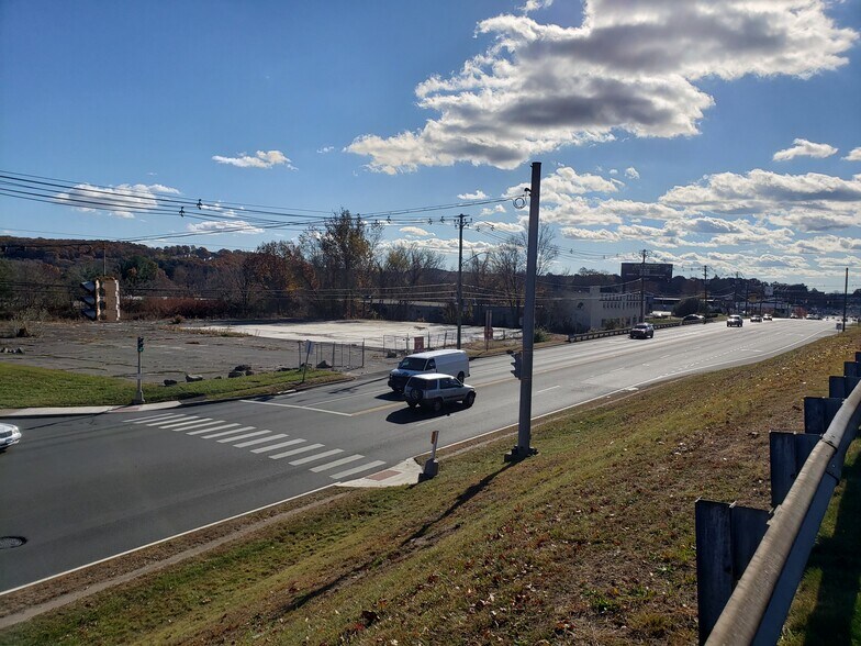 More Photos Of 1074 Wolcott St, Waterbury Land For Lease