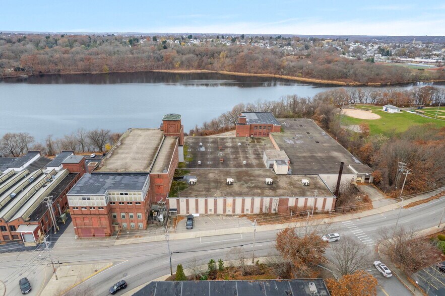 More Photos Of 721 School St, Pawtucket Manufacturing For Lease