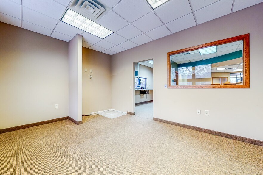 More Photos Of 11175 205th St W, Lakeville Storefront Retail Office For Lease