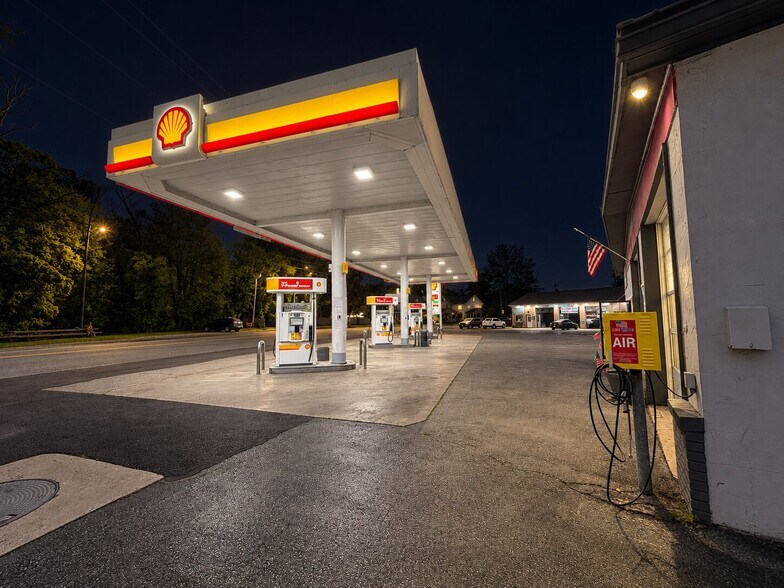 More Photos Of 633 Water St, Belvidere Service Station For Sale