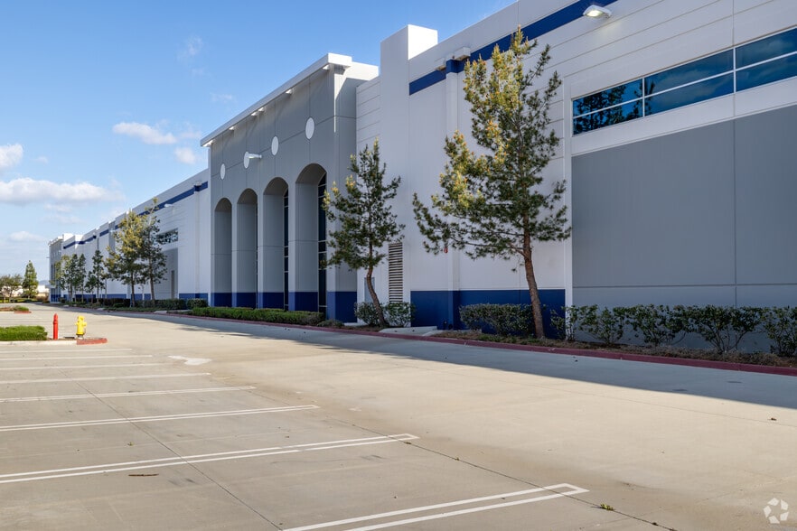 More Photos Of 22705 Newhope St, Moreno Valley Distribution For Lease