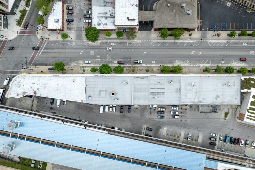 More Photos Of 4554 N Broadway, Chicago Office For Sale