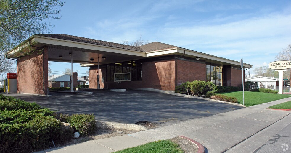 More Photos Of 159 W Center St, Midvale Bank For Lease