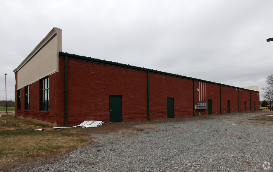 More Photos Of 8970 Us-70 bus Hwy, Clayton Unknown For Lease