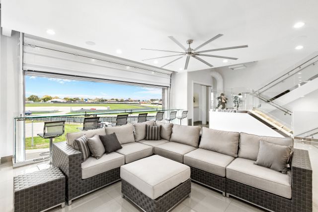 More Photos Of 142 Pit Ln, Pontiac Flex For Sale