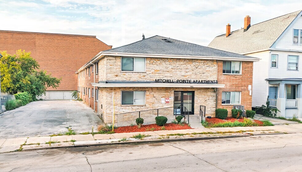 Primary Photo Of 1418 W Mitchell St, Milwaukee Apartments For Sale