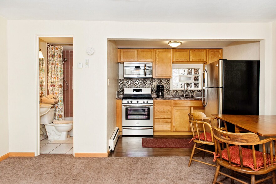 More Photos Of 56 El Paso Blvd, Manitou Springs Hotel For Sale