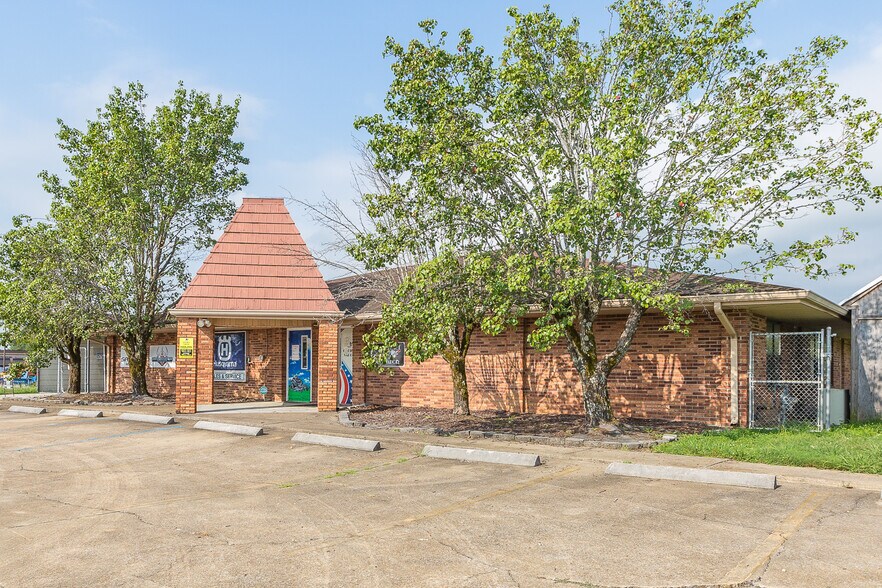 More Photos Of 300 Alamar St, Fort Oglethorpe General Retail For Sale