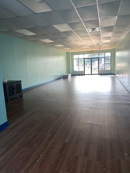 More Photos Of 400 Westgate Rd, Scott Unknown For Lease