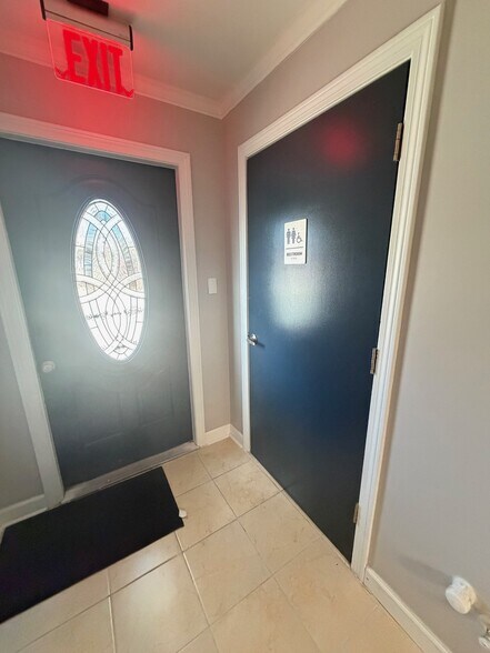 More Photos Of 1027 S Yates Rd, Memphis Office For Sale