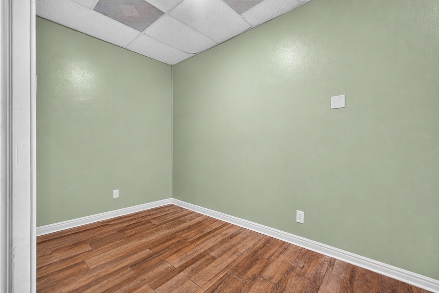 More Photos Of 6301-6305 Gall Blvd, Zephyrhills Freestanding For Lease