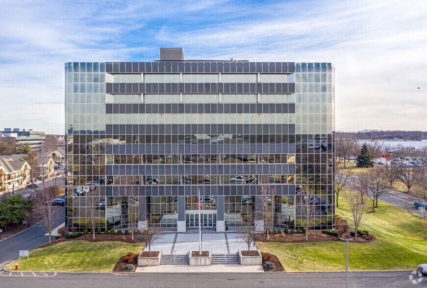 More Photos Of 270 Davidson Ave, Somerset Office For Lease