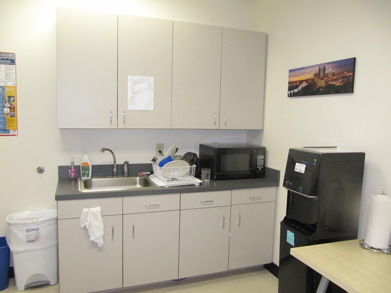 More Photos Of 3409 Executive Center Dr, Austin Unknown For Lease