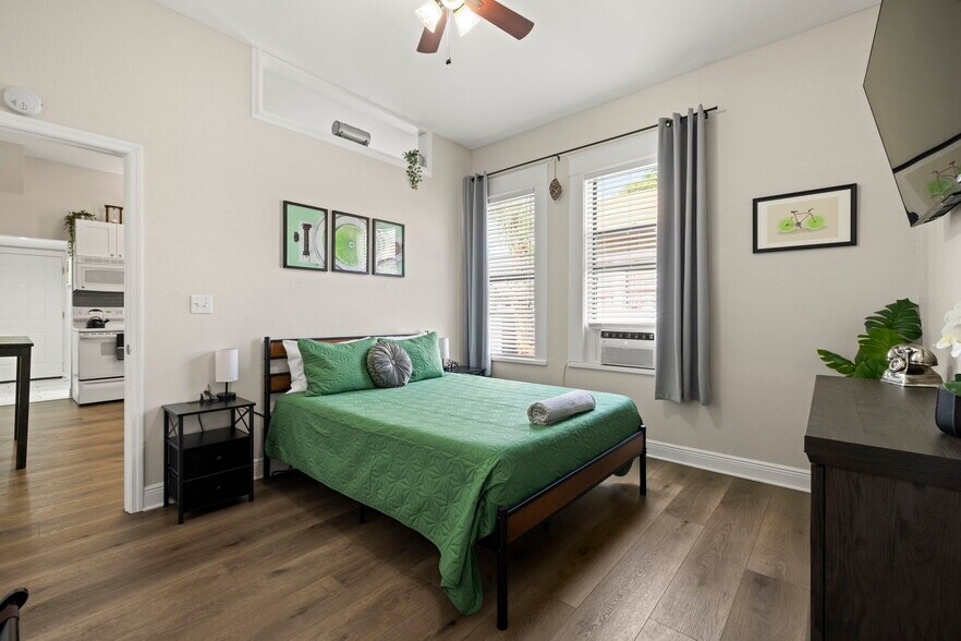 More Photos Of 2526 W Union St, Tampa Multifamily For Sale