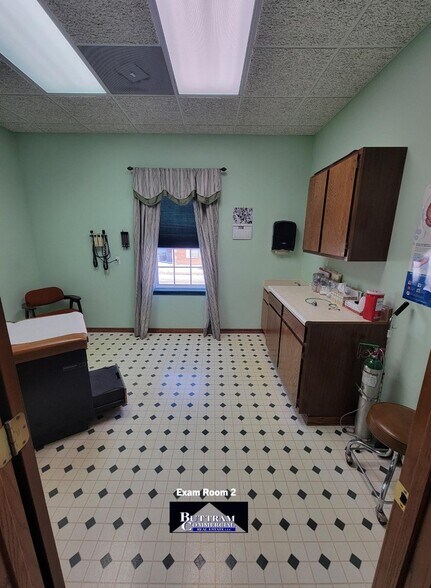 More Photos Of 1206 W Fountain Rd, Webb City Office For Sale