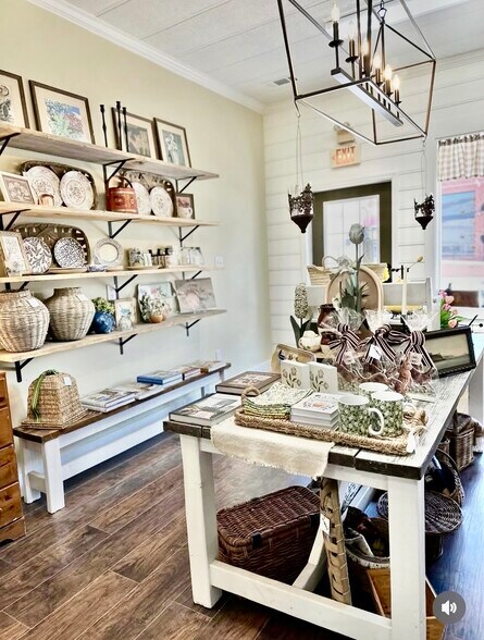 More Photos Of 108 N Jefferson Ave, Eatonton Storefront Retail Office For Sale