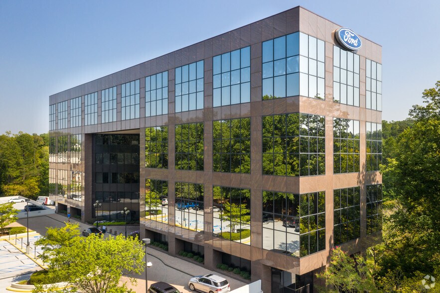Primary Photo Of 1455 Lincoln Pkwy E, Atlanta Office For Sale