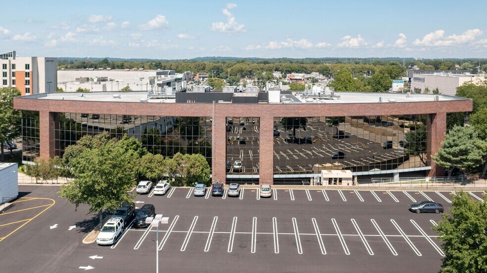 More Photos Of 825 E Gate Blvd, Garden City Office For Lease