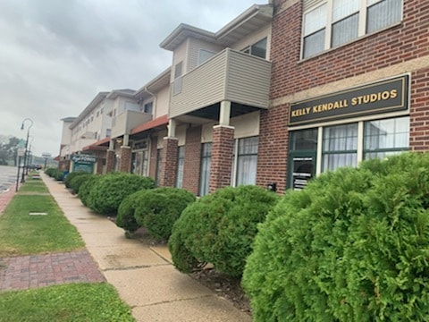 More Photos Of 421-431 Water St, Prairie Du Sac Office Residential For Lease