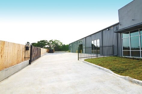 More Photos Of 15926 University Oak, San Antonio Warehouse For Lease