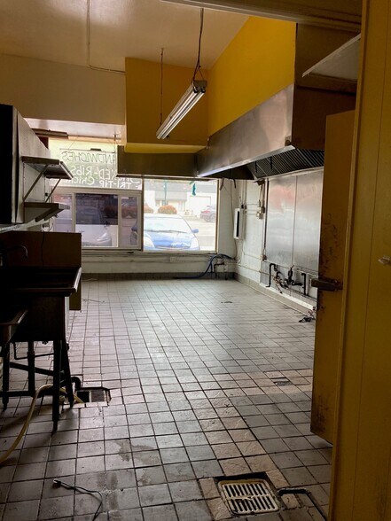 More Photos Of 29587 Mission Blvd, Hayward Storefront For Lease