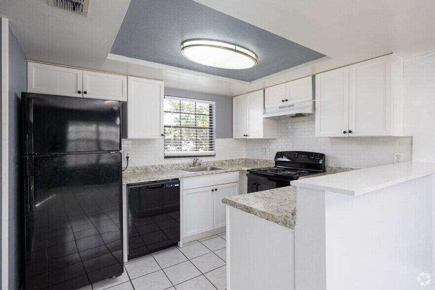 More Photos Of 180 Royal Palm Dr, Kissimmee Apartments For Sale