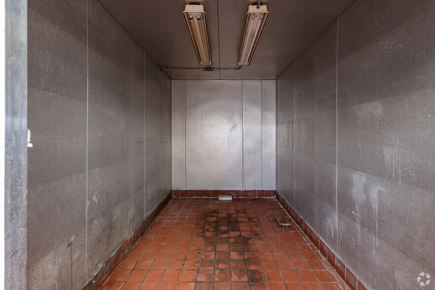 More Photos Of 1914 W 79th St, Chicago Freestanding For Sale