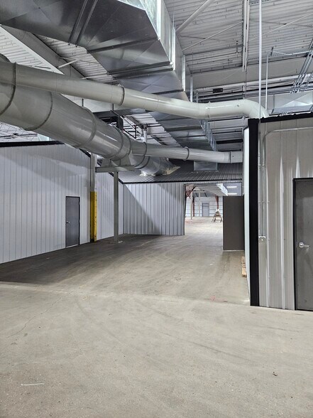 More Photos Of 4676 Erie Ave SW, Navarre Distribution For Sale