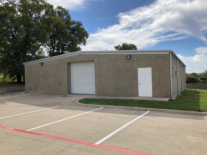 Primary Photo Of 1508 Fort Worth Hwy, Weatherford Freestanding For Lease