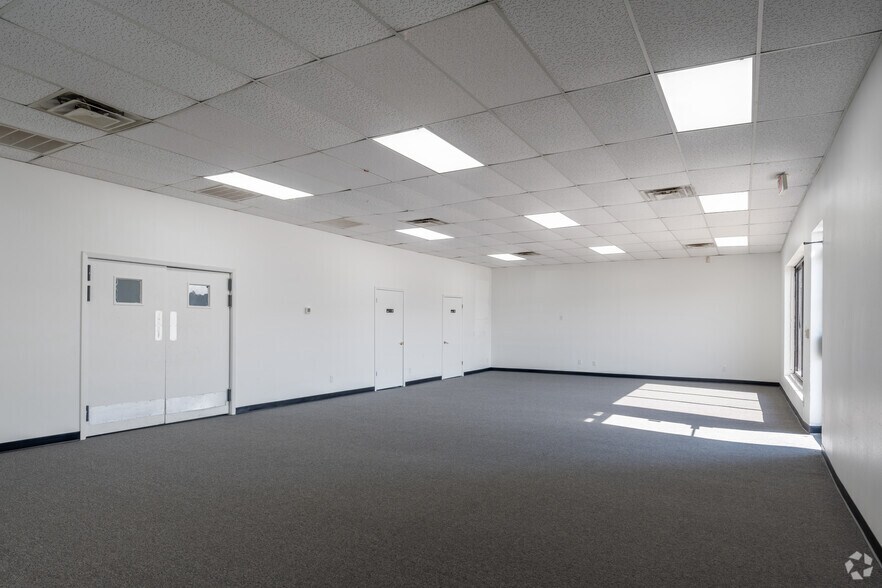 More Photos Of 3905 Warehouse Row, Austin Warehouse For Lease