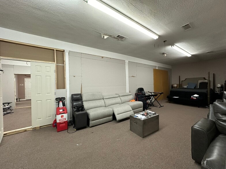 More Photos Of 13570 US Highway 287, Bellevue Auto Repair For Sale