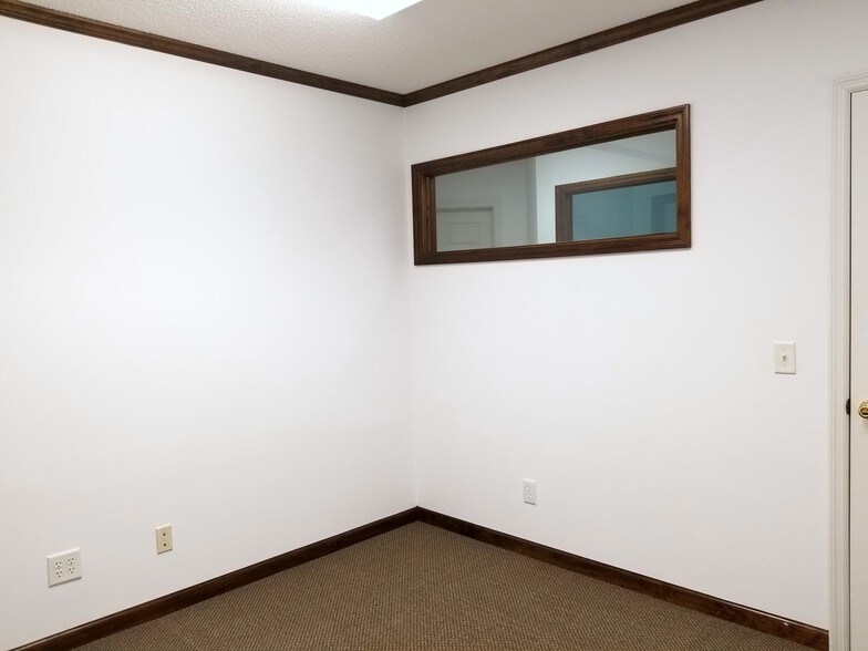 More Photos Of 1201 Shadowlawn Dr, Saint Marys Freestanding For Lease