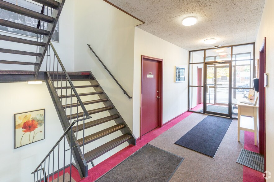 More Photos Of 3001 Plymouth Rd, Ann Arbor Office Residential For Lease