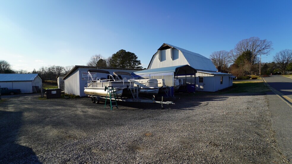 More Photos Of 477 Lytton St, Troutman Manufacturing For Sale