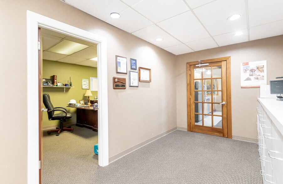 More Photos Of 1034 Story Ave, Louisville Light Manufacturing For Lease