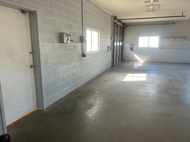 More Photos Of 685 Industrial Blvd, Delta Warehouse For Lease