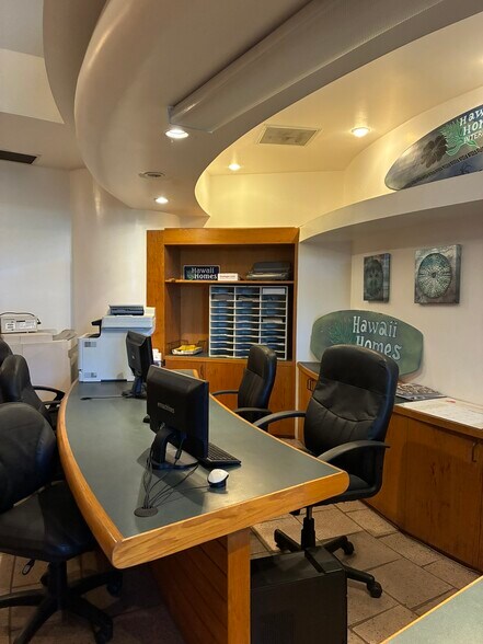 More Photos Of 1920 Ala Moana Blvd, Honolulu Hotel For Lease