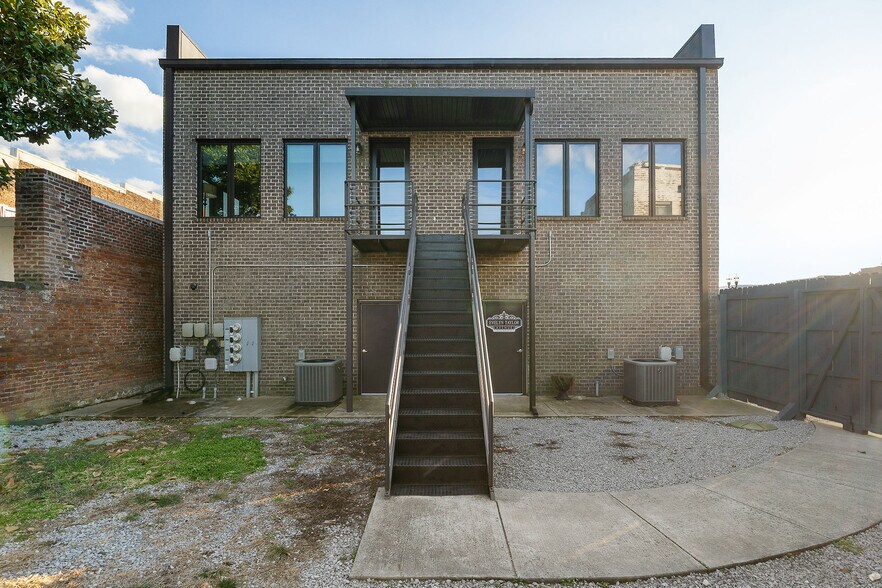 More Photos Of 207 E Main St, McMinnville General Retail For Sale