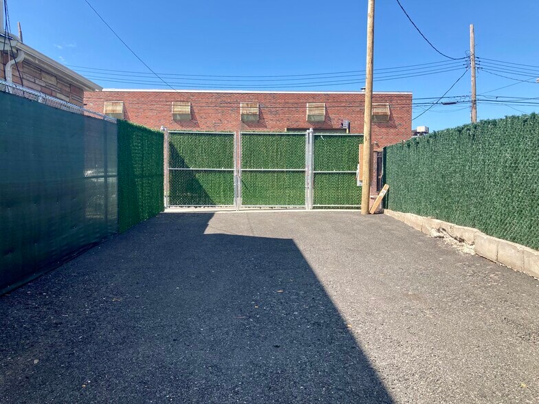 More Photos Of 555 Montauk Ave, Brooklyn Land For Lease