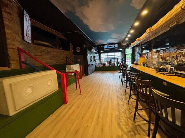 More Photos Of 3477 N Clark St, Chicago Bar For Lease