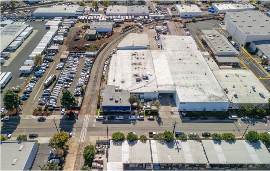 Primary Photo Of 410 W Grove Ave, Orange Distribution For Lease