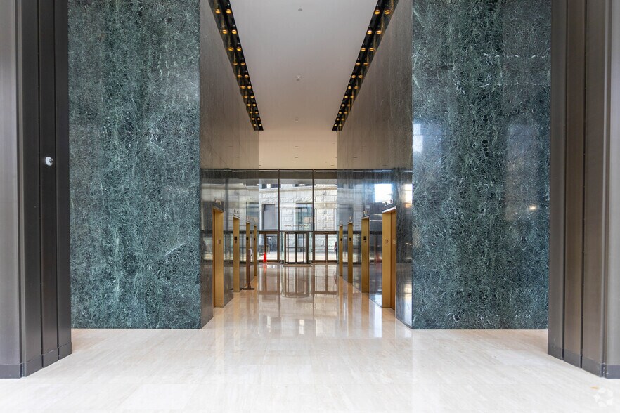 More Photos Of 100 N Charles St, Baltimore Office For Sale
