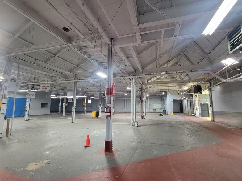 More Photos Of 555 E 242nd St, Bronx Industrial For Sale