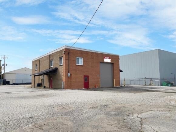 Primary Photo Of 8870 Frost Ave, Saint Louis Service For Lease