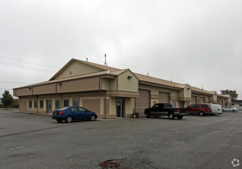 More Photos Of 1561-1599 E 93rd Ave, Merrillville Flex For Lease