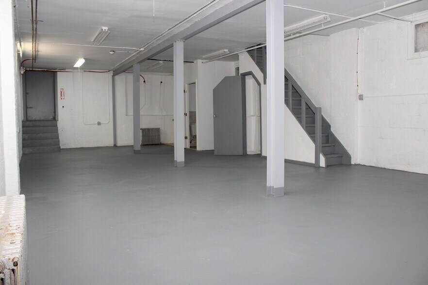 More Photos Of 4319 Meadowview Ave, North Bergen Warehouse For Lease